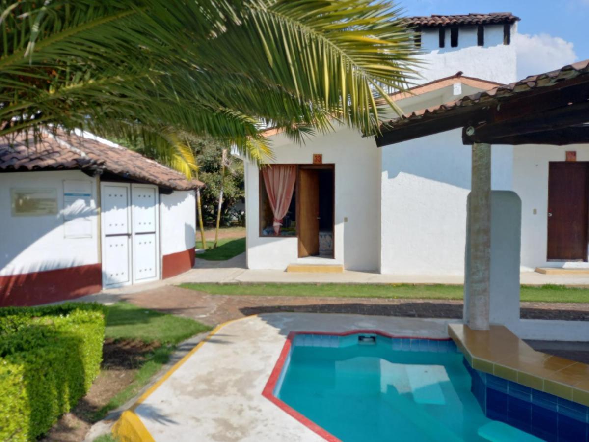 Hm Hotel El Rancho Las Margaritas Valle de Bravo Exteriör bild
