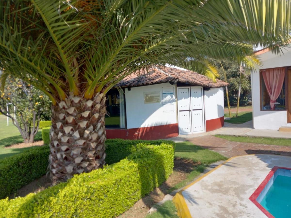 Hm Hotel El Rancho Las Margaritas Valle de Bravo Exteriör bild